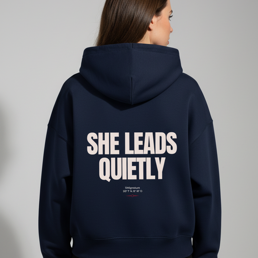 She leads quietly Boxy Hoodie - french navy
